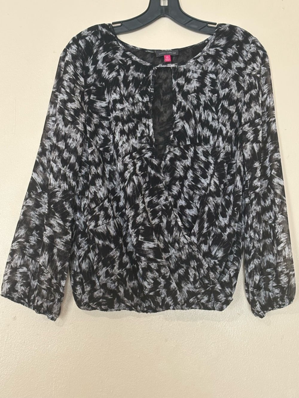 Vince Camuto Black & White Abstract Print Long-Sleeve Blouse